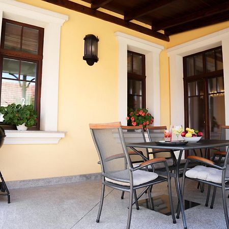 Várkert Deluxe Apartmanház Miskolc Exterior foto