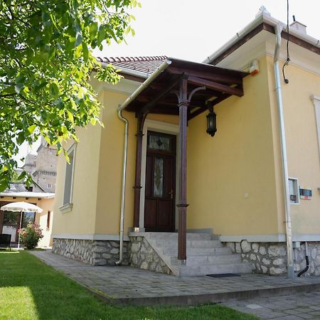 Várkert Deluxe Apartmanház Miskolc Exterior foto