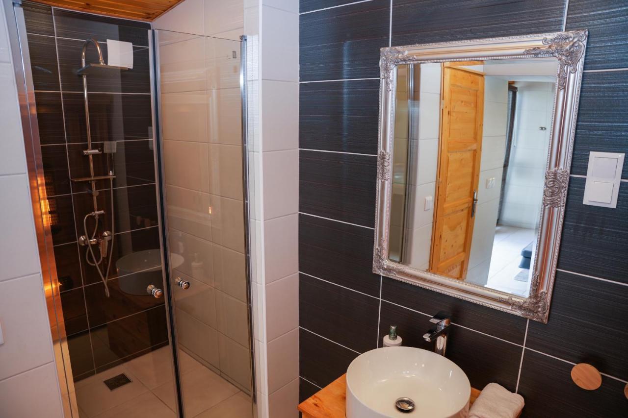 Várkert Deluxe Apartmanház Miskolc Exterior foto
