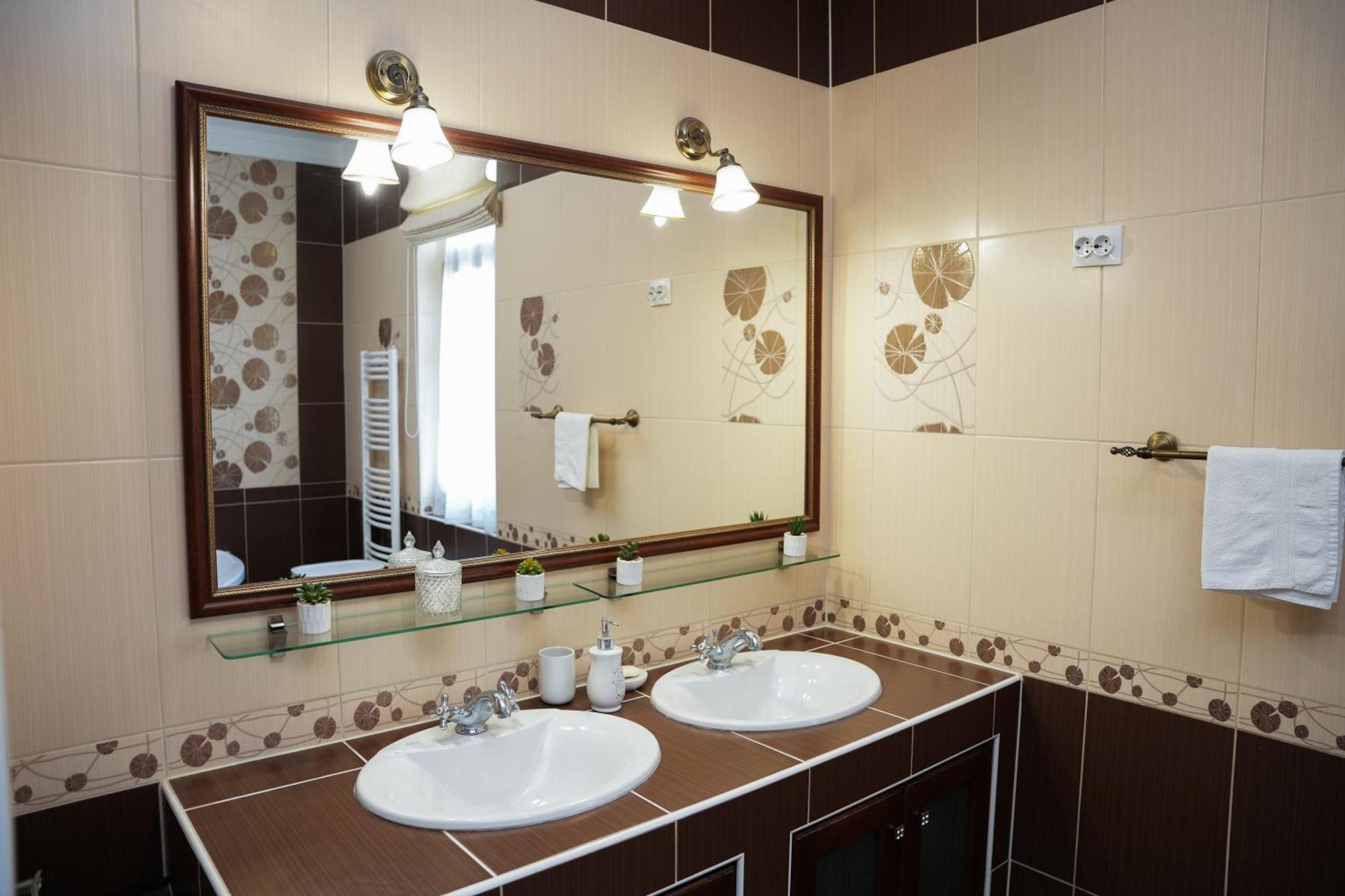Várkert Deluxe Apartmanház Miskolc Exterior foto