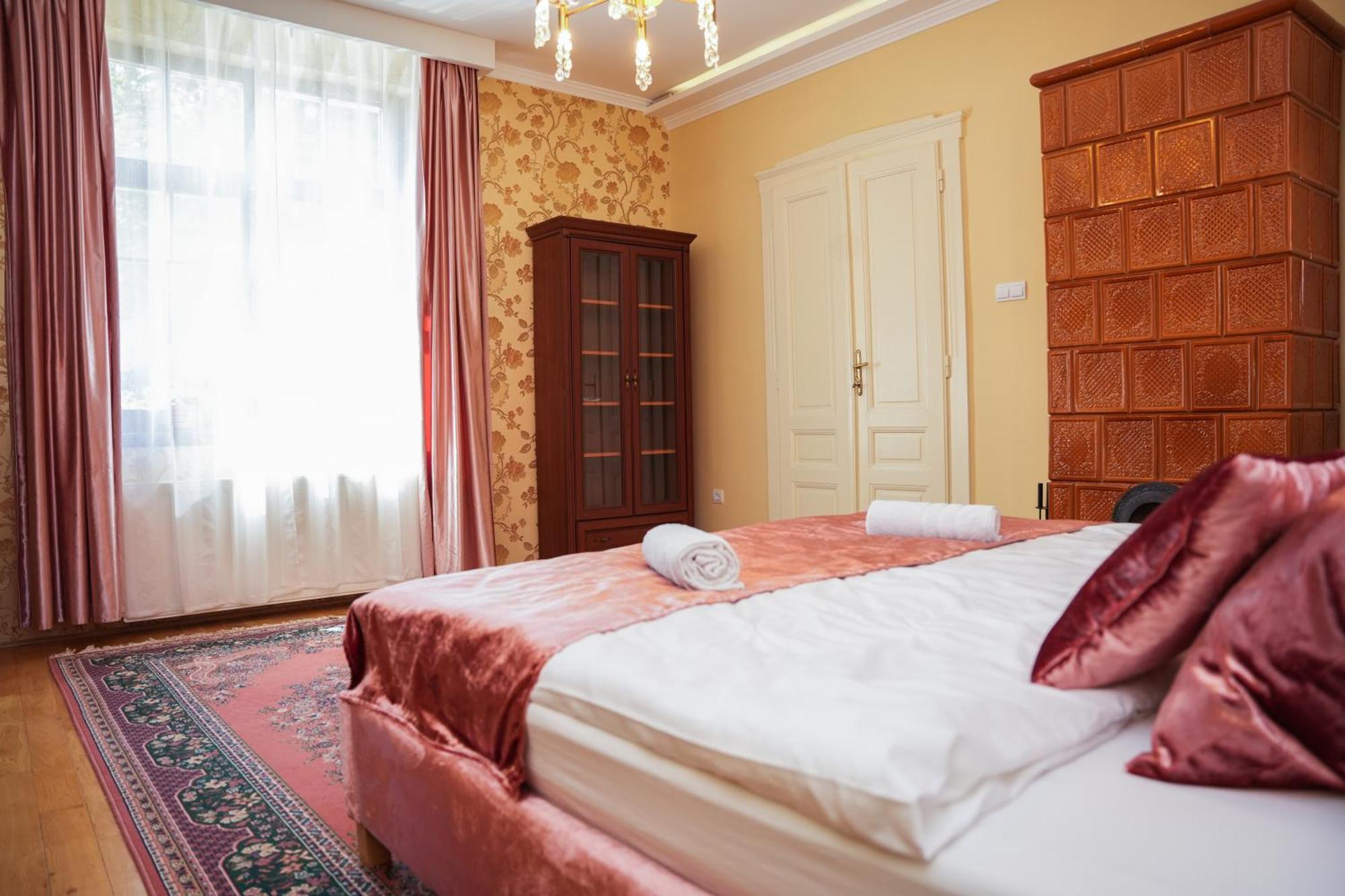 Várkert Deluxe Apartmanház Miskolc Exterior foto