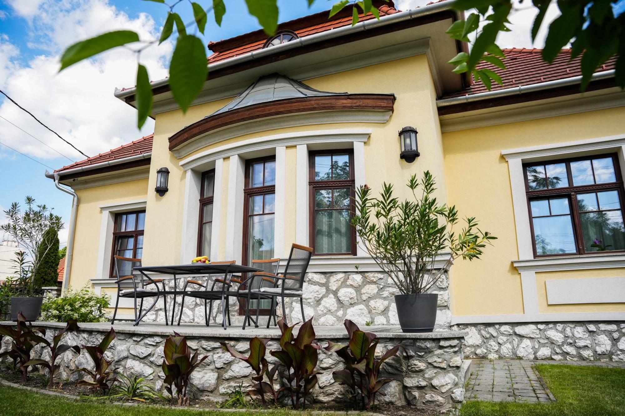 Várkert Deluxe Apartmanház Miskolc Exterior foto