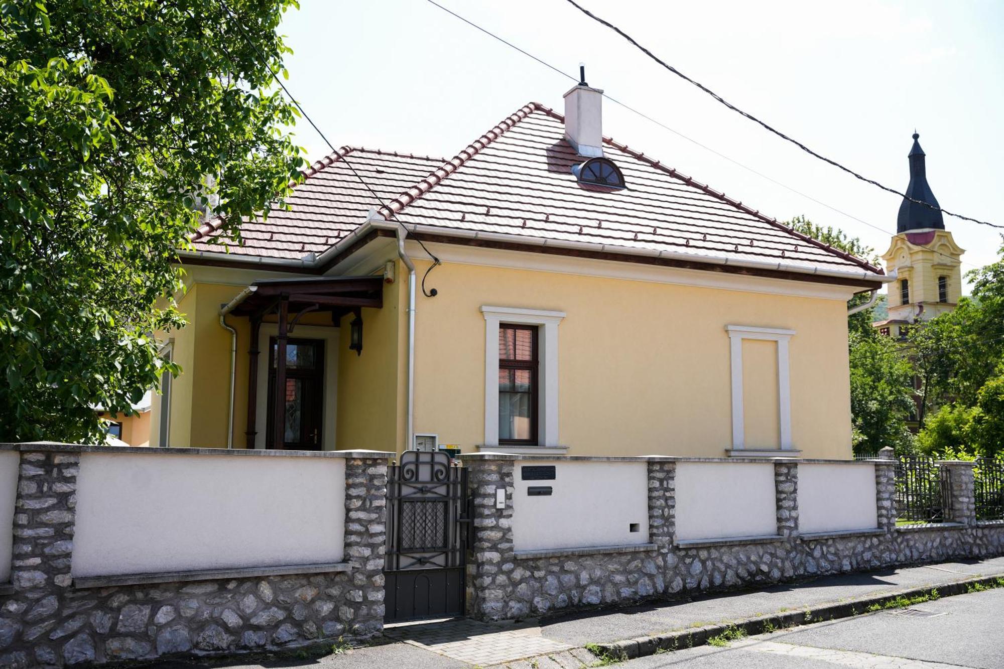 Várkert Deluxe Apartmanház Miskolc Exterior foto